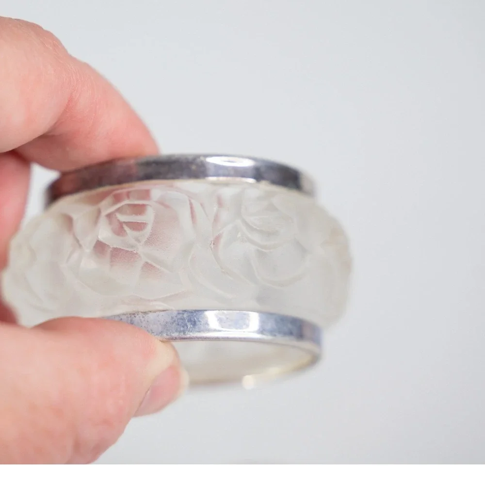 Vtg Napkin Rings 12p Frosted Crystal Rose Floral Silver lead Rim William Adams